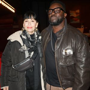 Exclusif - Sly Johnson et sa femme Mathilda May lors de la générale de la pièce "Amis pour la vie" au théâtre de l'Oeuvre à Paris le 24 avril 2025. La représentation est suivie d'un cocktail.

© Coadic Guirec / Bestimage