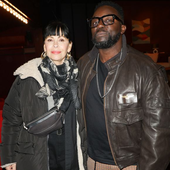Exclusif - Sly Johnson et sa femme Mathilda May lors de la générale de la pièce "Amis pour la vie" au théâtre de l'Oeuvre à Paris le 24 avril 2025. La représentation est suivie d'un cocktail.

© Coadic Guirec / Bestimage