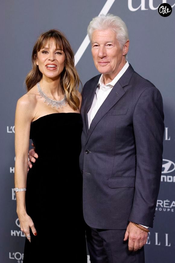 Alejandra Silva et Richard Gere lors de la séance photo organisée à l'occasion de la remise des prix « Elle x Future » et « Elle Eco » à Madrid, le mercredi 26 novembre 2025. Photo : GTres/ABACAPRESS.COM