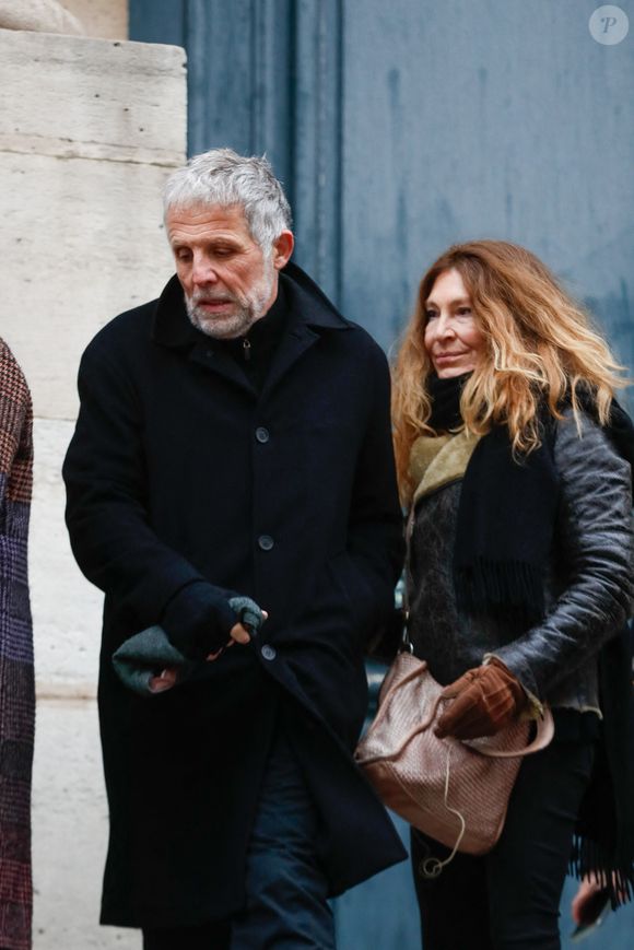 Stéphane Guillon et guest - Arrivées aux obsèques de Niels Arestrup à l'Église Saint-Roch à Paris. Le 10 décembre 2024
© Christophe Clovis / Bestimage