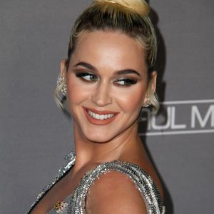 Ils ont dégusté un menu raffiné signé par le chef Danny Smiles, avant de saluer l’équipe en cuisine.

Katy Perry lors de la soirée de gala The 2019 Baby2Baby à 3Labs, Culver City, Los Angeles, le 9 novembre 2019. Backgrid USA / Bestimage