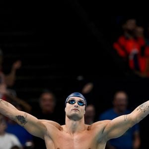 La séance idéale de Grandjean dure 45 minutes et se compose de deux blocs de quatre exercices enchaînés sans pause.

Florent Manaudou de France se prépare à participer à la finale du 50m nage libre hommes lors des Jeux Olympiques de Paris 2024 à La Défense Arena à Paris (France), le 02 août 2024.  
© Inside / Panoramic / Bestimage
