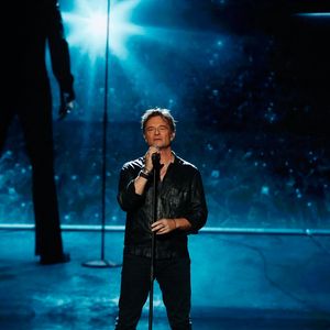 Exclusif - David Hallyday chante "Sang pour sang" en duo virtuel avec son père Johnny en utilisant l'IA - Enregistrement de l'émission "Les disques d'or de l'année" au Dôme de Paris, présentée par E.Gossuin et diffusée le 24 décembre à 21h10 sur M6
© Christophe Clovis / Bestimage