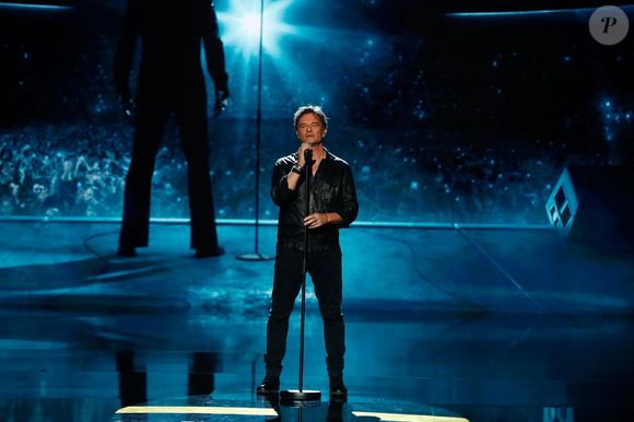Exclusif - David Hallyday chante "Sang pour sang" en duo virtuel avec son père Johnny en utilisant l'IA - Enregistrement de l'émission "Les disques d'or de l'année" au Dôme de Paris, présentée par E.Gossuin et diffusée le 24 décembre à 21h10 sur M6
© Christophe Clovis / Bestimage