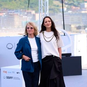 Nicole Garcia, Marion Cotillard - Photocall du film "7 h 40 ce matin-là" au 74ème Festival du Film de Saint-Sébastien (San Sebastian), le 24 septembre 2026. © Imago / PsnewZ / Bestimage