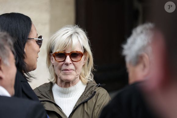 Chantal Ladesou lors des obsèques de Humbert Ibach à l'église Notre-Dame-d'Auteuil à Paris, France, le 12 mai 2025. Humbert Ibach, célèbre producteur français, surnommé "Mémé", est décédé à l'âge de 88 ans. Photo by Nasser Berzane/ABACAPRESS.COM
