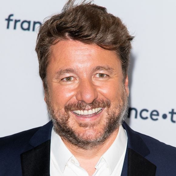 S'il ne tourne pas, il ne reste pas inactif pour autant et s'astreint à une routine physique complète. "Je fais du cardio, du renforcement musculaire et un peu de gainage", confie-t-il. 

Bruno Guillon lors du photocall dans le cadre de la conférence de presse de France Télévisions au Pavillon Gabriel à Paris, France, le 24 août 2021. © Pierre Perusseau/Bestimage