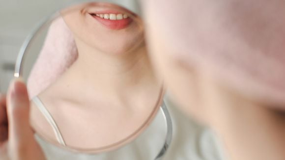 Le cou, grand négligé des routine beauté, vieillit deux fois plus vite que le visage : voici 5 produits (et un bonus) pour rattraper tout ça