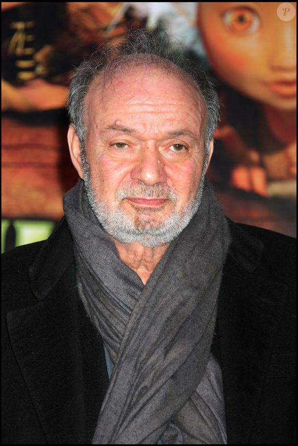 Le producteur de cinéma, qui dénonce une spoliation au cœur de la faramineuse succession de son père, le réalisateur Claude Berri, a remporté une étape décisive dans la bataille judiciaire qui l’oppose à son frère Darius, selon une ordonnance consultée samedi par l’AFP. 

Claude Berri - Première du film "Arthur et les Minimoys". (OLIVIER BORDE / BESTIMAGE).