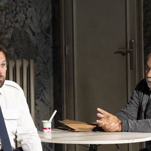 Exclusif - Arthur Jugnot, Gérard Jugnot - Représentation de la pièce de théâtre "Le jour du kiwi" au Théâtre de Verdure lors du 40ème Festival de Ramatuelle. Le 6 août 2024 © Cyril Bruneau / Festival de Ramatuelle / Bestimage