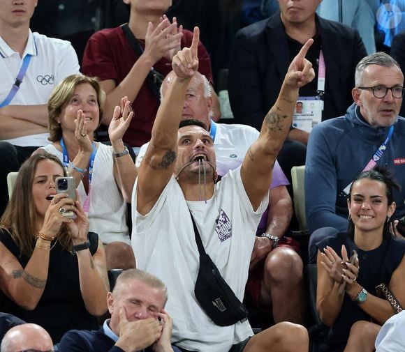 Laure Manaudou, Florent Manaudou et sa compagne Lola Dumenil, Zinedine Zidane - Les célébrités en tribunes pendant l'épreuve de basketball de Demi-Finale opposant la France à l'Allemagne lors des Jeux Olympiques de Paris 2024 (JO) à l'Arena Bercy, à Paris, France, le 8 août 2024. © Jacovides-Perusseau/Bestimage