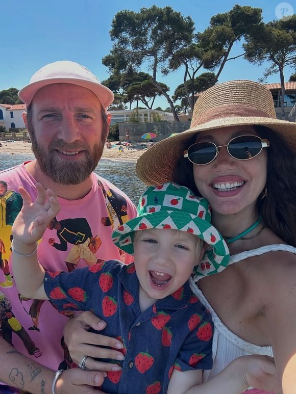 Louise Chabat et son compagnon Julien.

Capture d'écran du compte Instagram de Louise Chabat @louisechabat