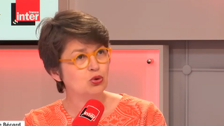 Après son départ de France Inter, Carine Bécard voit son salaire divisé par quatre : "Je n'ai plus les mêmes besoins"