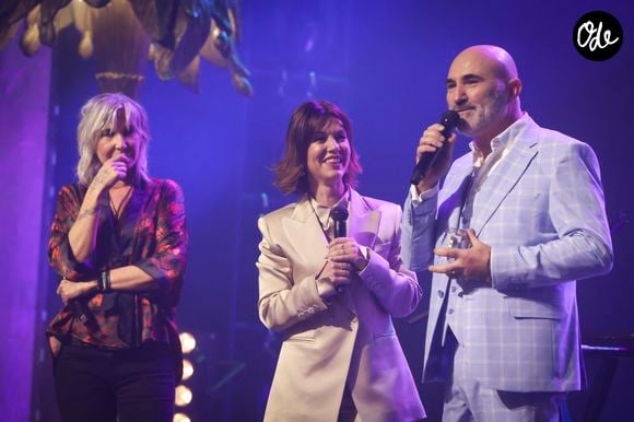 Zazie, Laurie Peret (Prix de l'humour), Vincent Baguian (administrateur Sacem) lors de la soirée de remise des Prix Sacem 2024 aux Folies Bergère à Paris le 25 novembre 2024. © Jack Tribeca / Bestimage
#
Sacem 2024 Awards evening at the Folies Bergère in Paris on 25 November 2024. | 00686493