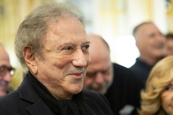 Michel Drucker - Rachida Dati remet à Chantal Ladesou les insignes de Chevalier de la Légion d'Honneur au ministère de la Culture à Paris le 2 février 2026.

© Cyril Moreau / Bestimage