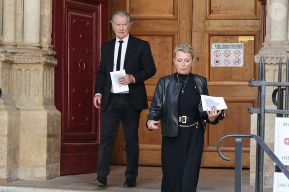 Sophie Davant et William Leymergie assistent aux obsèques de Philippe Labro à l'église Saint Germain des Prés à Paris, France, le 13 juin 2025. Philippe Labro, journaliste, auteur, réalisateur et compositeur prolifique, est décédé à l'âge de 88 ans des suites d'un cancer le 4 juin. Photo by Nasser Berzane/ABACAPRESS.COM