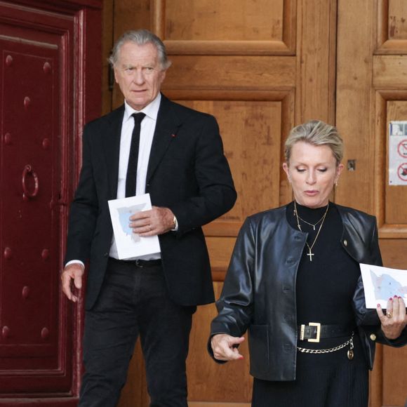 Sophie Davant et William Leymergie assistent aux obsèques de Philippe Labro à l'église Saint Germain des Prés à Paris, France, le 13 juin 2025. Philippe Labro, journaliste, auteur, réalisateur et compositeur prolifique, est décédé à l'âge de 88 ans des suites d'un cancer le 4 juin. Photo by Nasser Berzane/ABACAPRESS.COM