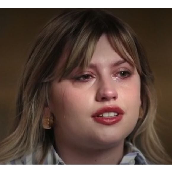 Depuis sa victoire à la "Star Academy", Marine est sur un petit nuage. Pourtant, invitée du Portrait de "Sept à huit", la jeune artiste a fondu en larmes...

Marine, dans "Sept à huit".