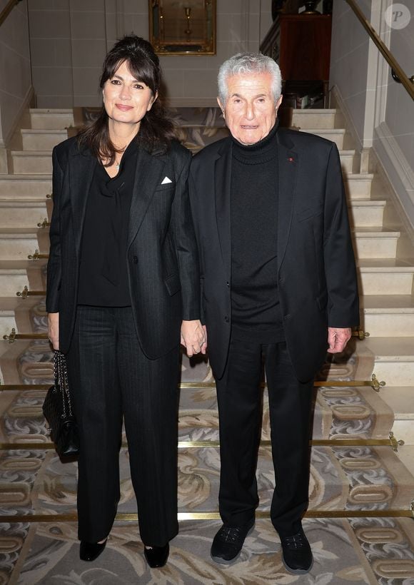 "Il a dit treize fois 'oui' le jour de notre mariage"

Claude Lelouch et sa femme Valérie Perrin lors de la soirée de gala pour la fondation de la recherche en physiologie, les Stethos, au George V à Paris le 18 mars 2024.

© Coadic Guirec / Bestimage