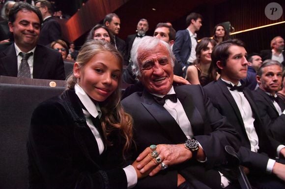 Jean-Paul Belmondo et sa fille Stella lors de la 42e cérémonie des César du cinéma qui s'est tenue à la salle Pleyel à Paris, en France, le 24 février 2017. Photo par Christophe Guibbaud/ABACAPRESS.COM