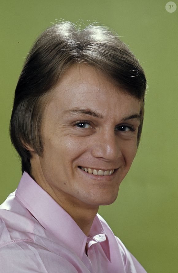 En France, à Paris, Claude François posant le 3 juillet 1967.

Michel Ristroph via Bestimage