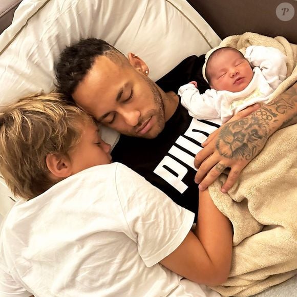 Il en a déjà deux

Neymar, Instagram