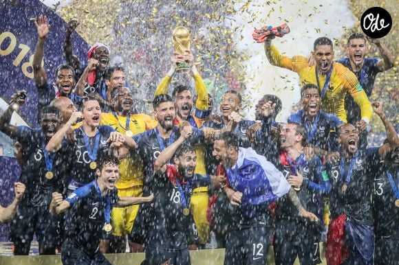 Cette vente intervient alors que le joueur poursuit sa carrière en Pologne.

L'équipe de France (Les Bleus) sur la pelouse du stade Loujniki après leur victoire sur la Croatie (4-2) en finale de la Coupe du Monde 2018 (FIFA World Cup Russia2018). Moscou, le 15 juillet, 2018.
© Cyril Moreau/Bestimage
