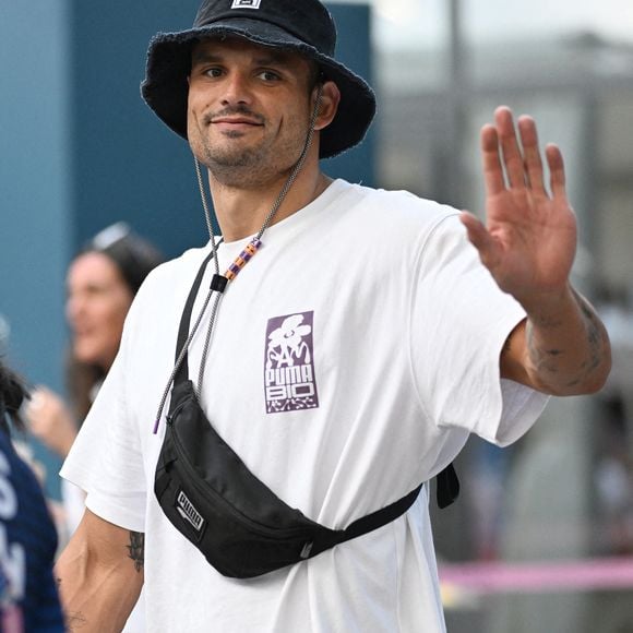 Le nageur français Florent Manaudou quitte l'arène de Bercy après avoir assisté à la demi-finale olympique de l'équipe de France contre l'équipe d'Allemagne, le treizième jour des Jeux Olympiques de 2024 à Paris, arène de Bercy, le 8 août 2024, Paris, France. Photo par Anthony Behar/SPUS/ABACAPRESS.COM
