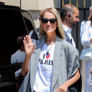 Ce 15 avril 2026, la neurologue de Céline Dion s'est exprimée sur France Inter, confiant que la chanteuse était "excitée" et "prête" pour les évènements à venir.

Céline Dion à la sortie de l'hôtel de Crillon à Paris pendant la fashion week Haute-Couture automne-hiver 2019/2020 le 3 juillet 2019.

©BestImage