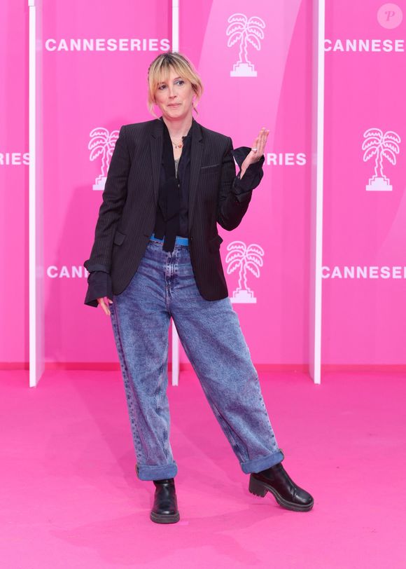 Florence Loiret Caille sur le pink carpet lors du festival Canneseries saison 8 au palais des festivals à Cannes le 26 avril 2025.

© Denis Guignebourg / Bestimage
