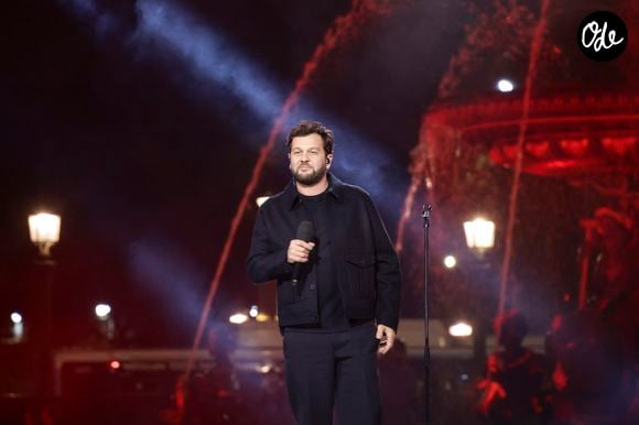 Claudio Capéo lors de l'enregistrement de "La Grande Soirée du 31 de Paris", diffusée le 31 décembre sur France 2, sur la place de la Concorde à Paris, le 24 novembre 2025.

Guebey-Tribeca/Bestimage