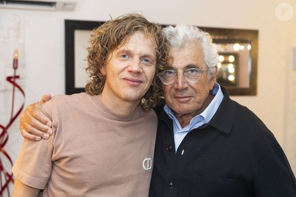 Alex Lutz et Michel Boujenah avant son spectacle "Sexe, Grog et Rocking Chair" au théâtre de Verdure lors du 41ème Festival de Ramatuelle le 5 août 2025. 

© Cyril Bruneau / Festival de Ramatuelle / Bestimage