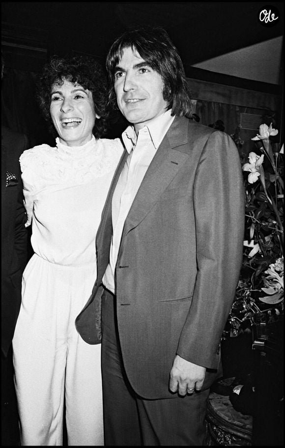 Parmi les nombreuses personnalités bouleversées par cette disparition figure Serge Lama, son ami de très longue date, qui a confié à Paris Match les derniers échanges qu'il a eus avec l'artiste

La chanteuse, compositrice et pianiste Marie Paule Belle avec Serge Lama à L'Olympia en 1980 LAURENT SOLA / BESTIMAGE