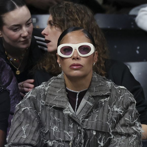 Zaho, de son vrai nom Zahera Darabid - Célébrités lors du match d'Euroligue de basket - Paris Basket contre Dubai (79-99) à Paris le 22 janvier 2026. Photo par Michael Baucher / PsnewZ / Bestimage