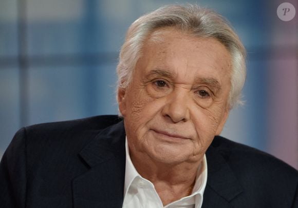 Michel Sardou est interwievé par Apolline de Malherbe sur BFMTV à Paris, France, le 27 octobre 2019. Photo par Alain Apaydin/ABACAPRESS.COM