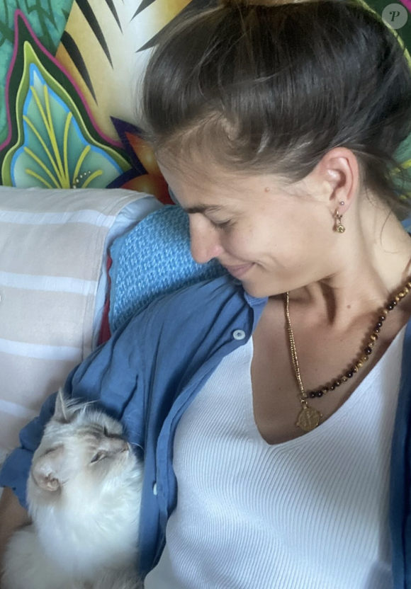Les acteurs de "Demain nous appartient" sont nombreux à lui exprimer leur soutien. Parmi eux, Jennifer Lauret ou encore Charlotte Gaccio, la fille de Michèle Bernier.

Capture Instagram de Solène Hébert.