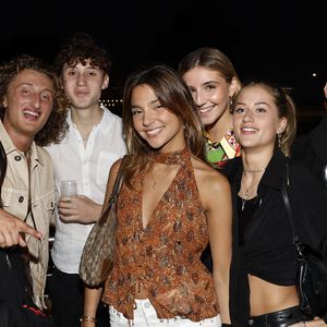 Elle fréquente aujourd'hui d'autres enfants de stars très célèbres.

Exclusif - Jade Hallyday, Joalukas Noah, Elvis Guetta, Giulia Le Ruyet-Marcassus (fille de Anne Marcassus), Vittoria de Savoie, Sasha Nikolic et Mathieu Forget lors de la soirée d'anniversaire de Joalukas Noah, fils de Yannick Noah et Isabelle Camus, pour ses 18 ans à Paris le 10 juin 2022.

© Cyril Moreau / Bestimage