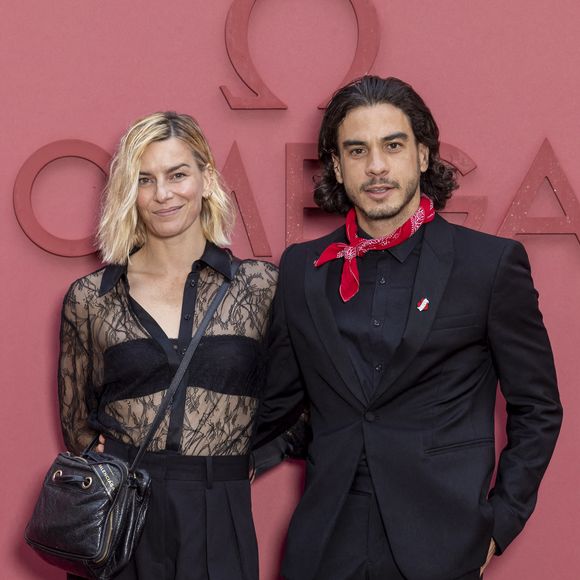 Fauve Hautot est devenue maman pour la première fois.

Fauve Hautot, Romain Guillermic -  Photocall  de la soirée d’ouverture  de la « Maison Omega » à l'hôtel de Poulpry, Maison des Polytechniciens pour les JO à Paris, France.  © Olivier Borde - Jack Tribeca /Bestimage