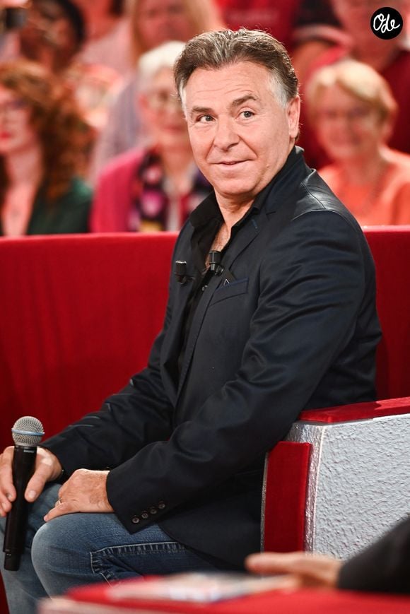 Roberto Alagna - Enregistrement de l'émission "Vivement dimanche", diffusée sur France 3 le 17 novembre 2024. © Guillaume Gaffiot / Bestimage