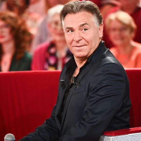 Roberto Alagna - Enregistrement de l'émission "Vivement dimanche", diffusée sur France 3 le 17 novembre 2024. © Guillaume Gaffiot / Bestimage