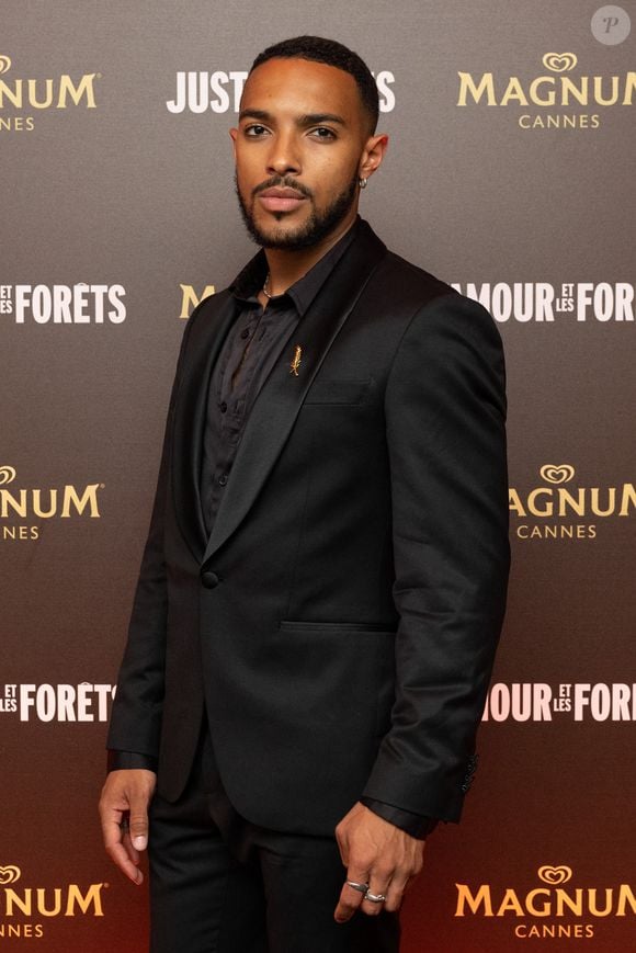 Il est également conseiller municipal à Arcueil (Val-de-Marne). 

Benjamin Douba-Paris - Soirée sur la plage Magnum lors du 76ème Festival International du Film de Cannes le 25 mai 2023. © Cannes Magnum/ Jeremy Melloul/Bestimage