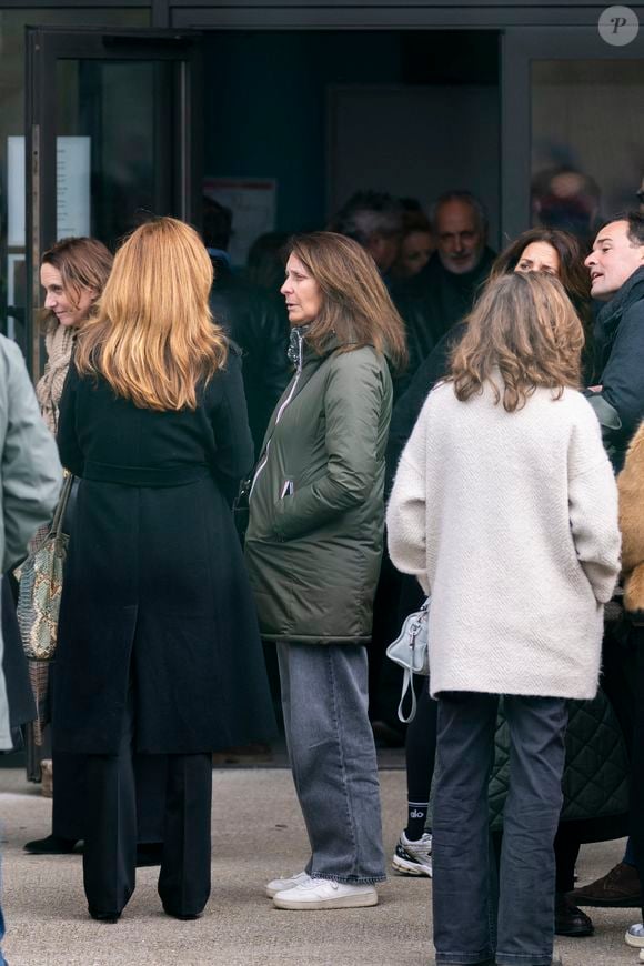 Eléa, la fille unique de Herbert Leonard et Cléo aux obsèques du chanteur Herbert Léonard au crématorium de Saint-Fargeau-Ponthierry, France, le 12 mars 2025. © Bestimage