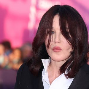 L'actrice était poursuivie pour une domiciliation fiscale présumée fictive au Portugal, un compte américain non déclaré et une donation de deux millions d'euros dissimulée sous la forme d'un prêt.
Isabelle Adjani à la cérémonie de clôture de la 50ème édition du Festival du Cinéma américain à Deauville.
© Denis Guignebourg / Bestimage