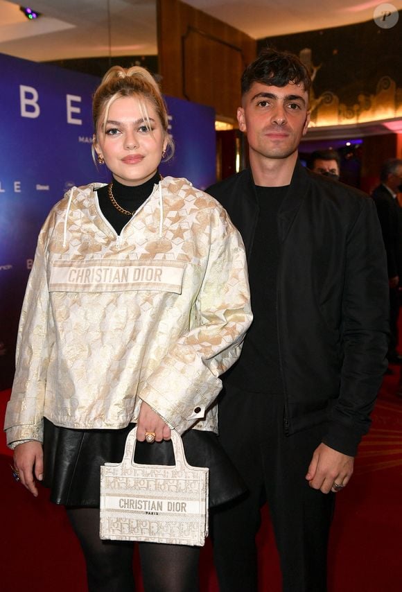 Louane et son compagnon Florian Rossi  - Avant Première de " Belle " film animé japonais au Grand Rex à Paris le 6 décembre 2021 . © Veeren / Bestimage
