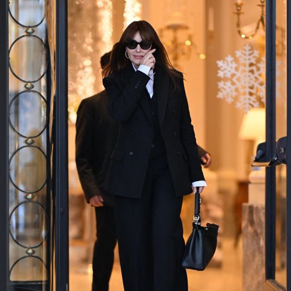 Monica Bellucci à la sortie de son hôtel lors de la Fashion Week de Milan (MLFW), le 25 février 2026.
© Yehiel Chekroune/Bestimage