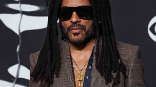 À 62 ans, Lenny Kravitz a une routine sportive exigeante pour entretenir son impressionnante musculature : “Il faut faire preuve de constance”