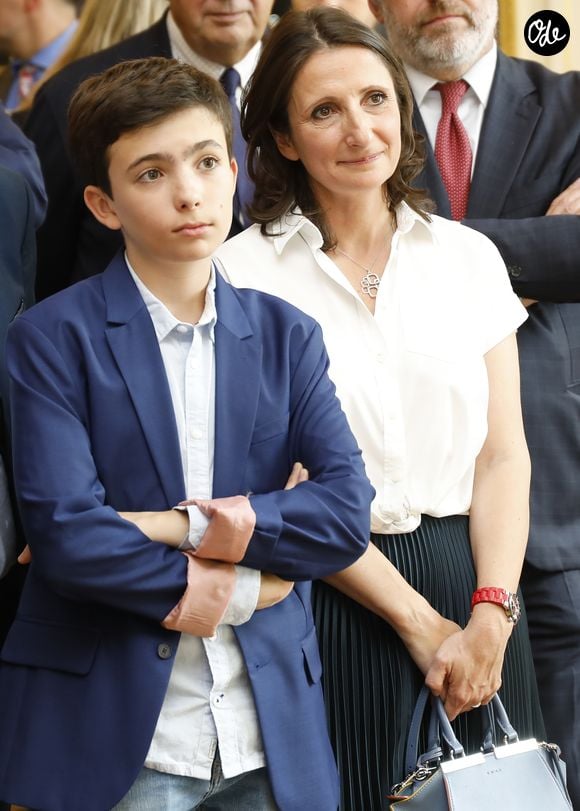 Anne-Sophie Pic, son fils Nathan - Cérémonie de remise des insignes de Commandeur dans l'Ordre des Arts et des Lettres à Pierre Hermé et de Chevalier dans l'Ordre des Arts et des Lettres à David Sinapian au Ministère de la Culture à Paris, le 23 septembre 2019. © Marc Ausset-Lacroix/Bestimage