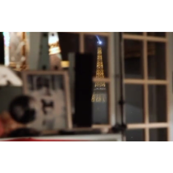 Visite guidée de l'appartement de Thierry Ardisson, situé au 214 rue de Rivoli dans le 1er arrondissement de Paris.