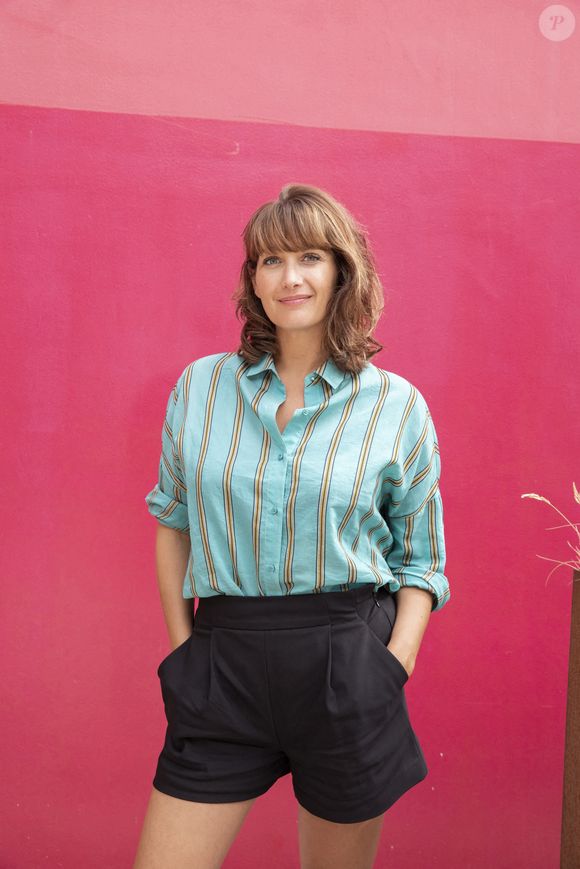 Exclusif - Caroline Anglade - Les acteurs du film Divorce Club sont allés après Noisy le Grand tous ensemble dans un car aux couleurs du film au cinéma UGC Ciné Cité de Conflans Sainte Honorine © Jack Tribeca / Bestimage