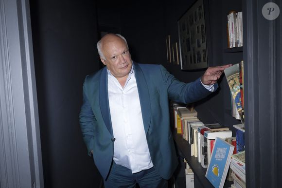 Eric-Emmanuel Schmitt - Backstage de l'enregistrement de l'émission "OlympiaScope", présentée par B.Montiel et diffusée le 3 novembre sur Olympia TV, une chaîne du groupe Canal+ et en replay sur myCANAL. Le 15 septembre 2023
© Jack Tribeca / Bestimage